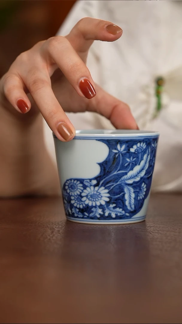 元青花花卉纹冰桶杯