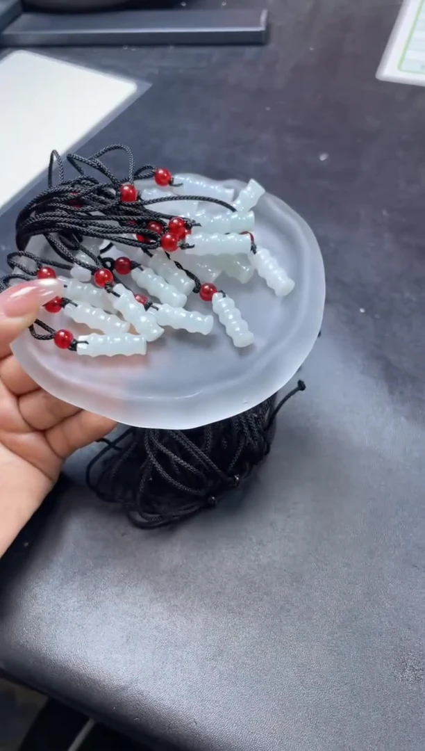 【闪购商品】翡翠吊坠(不含链)未镶嵌W008-32626多样性发一