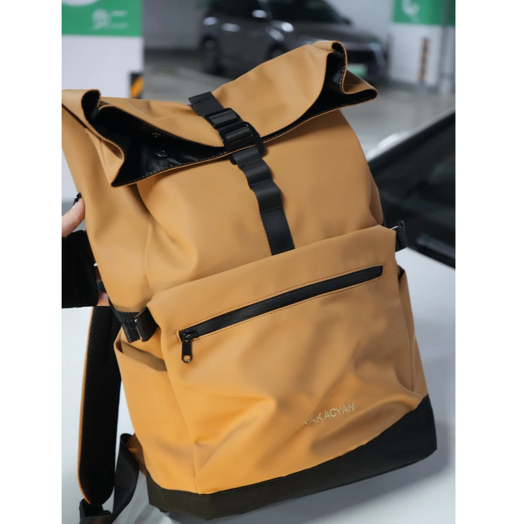 男女通用款大容量旅行双肩包轻便简约防水电脑背包大学生时尚书包