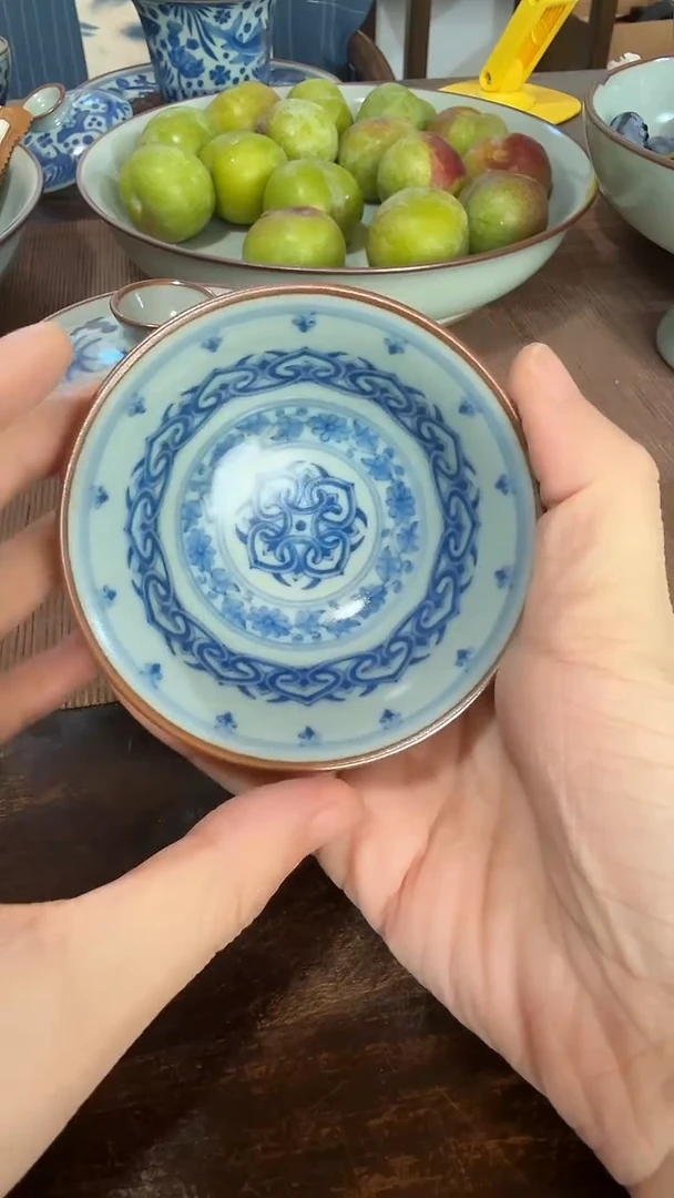 /513汝釉青花宝相杯