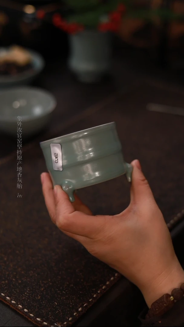 【闪购商品】杯0262一级品粉青仿古迷你弦纹尊