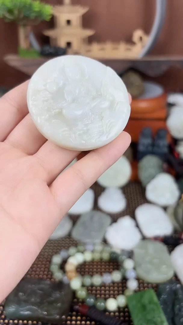 和田玉未镶嵌颈饰1