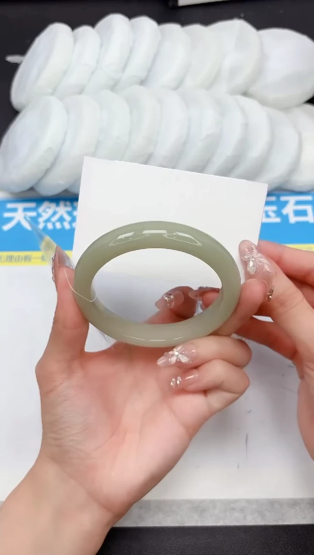 未镶嵌手镯石英质玉260-59.4