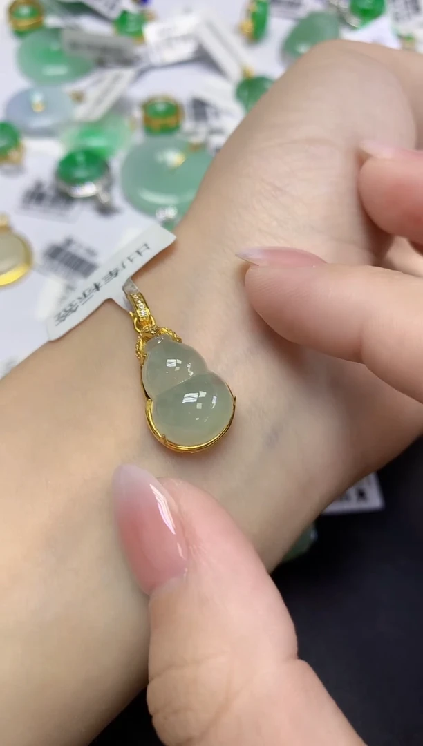 颈饰未镶嵌翡翠天然缅甸翡翠A货多样性发一件