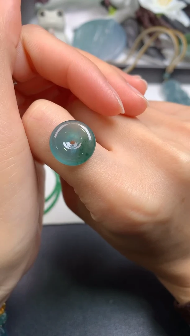 【闪购商品】翡翠颈饰未镶嵌无证书