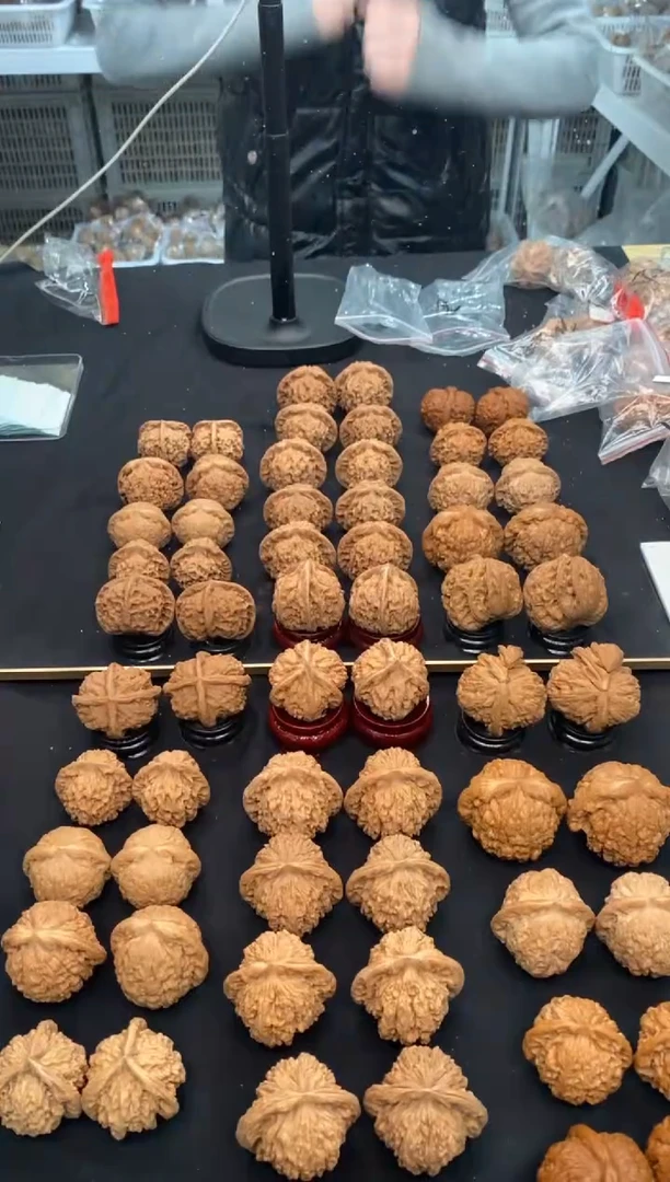 【闪购商品】文玩核桃把件四座楼44