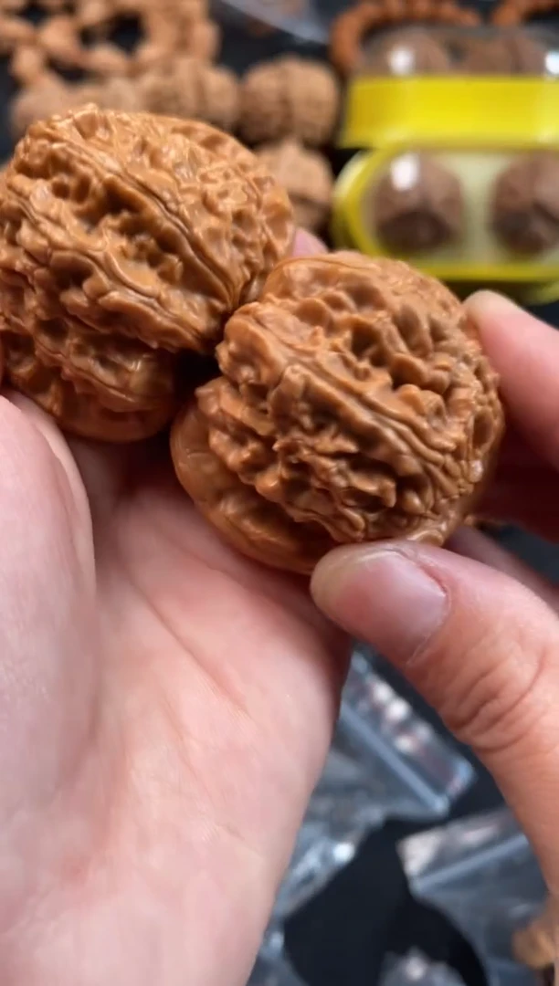 文玩核桃把件白狮子42尺X620