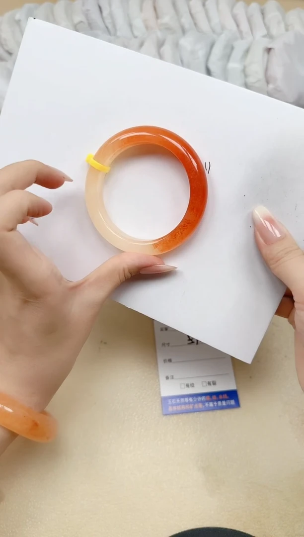 未镶嵌手镯石英质玉210/57.2