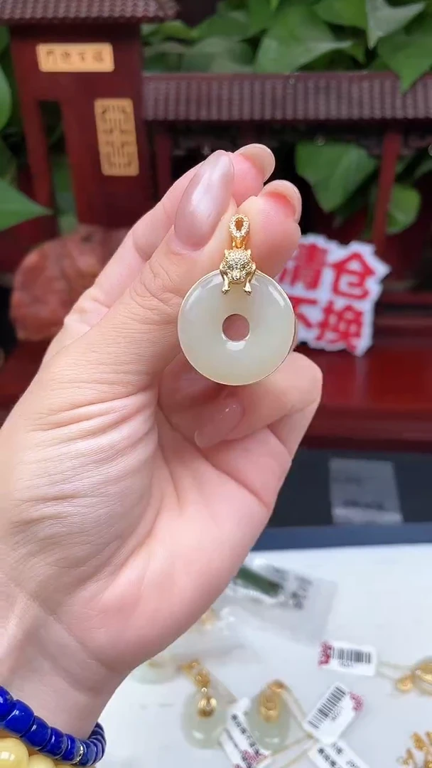 颈饰银S925镶嵌和田玉吊坠A032