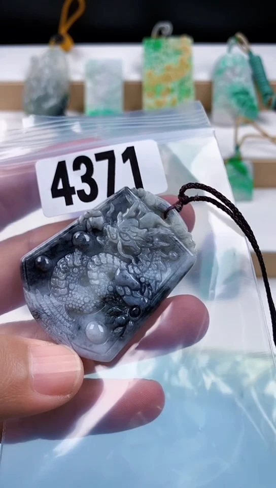 【闪购商品】翡翠颈饰未镶嵌天然翡翠吊坠挂件