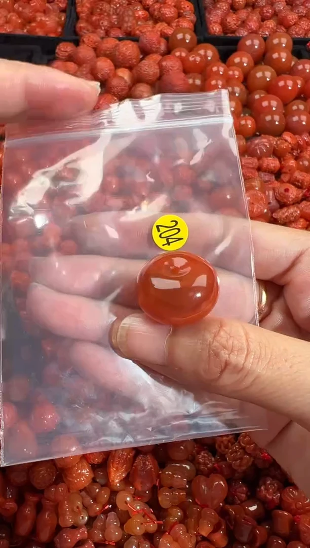 南红玛瑙未镶嵌颈饰41