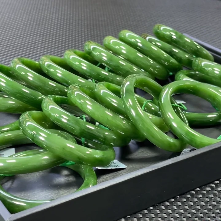 【老郑家】和田玉手镯一支(多样性发1件)