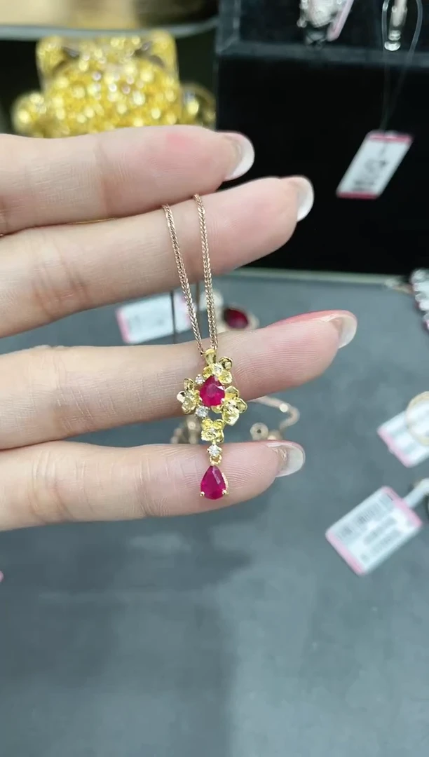 18K金镶嵌天然红宝石吊坠（不含链）