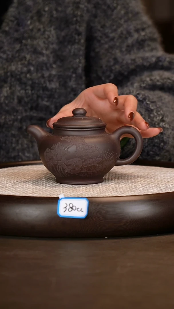 茶壶紫砂【张彩萍】黑墩头掇只      380CC