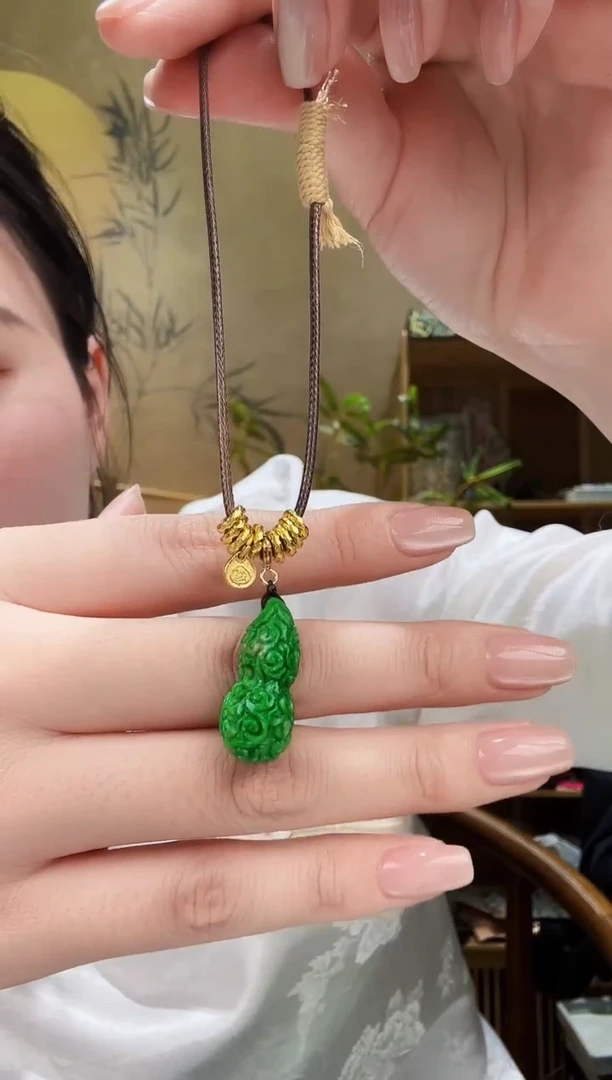 颈饰未镶嵌翡翠吊坠