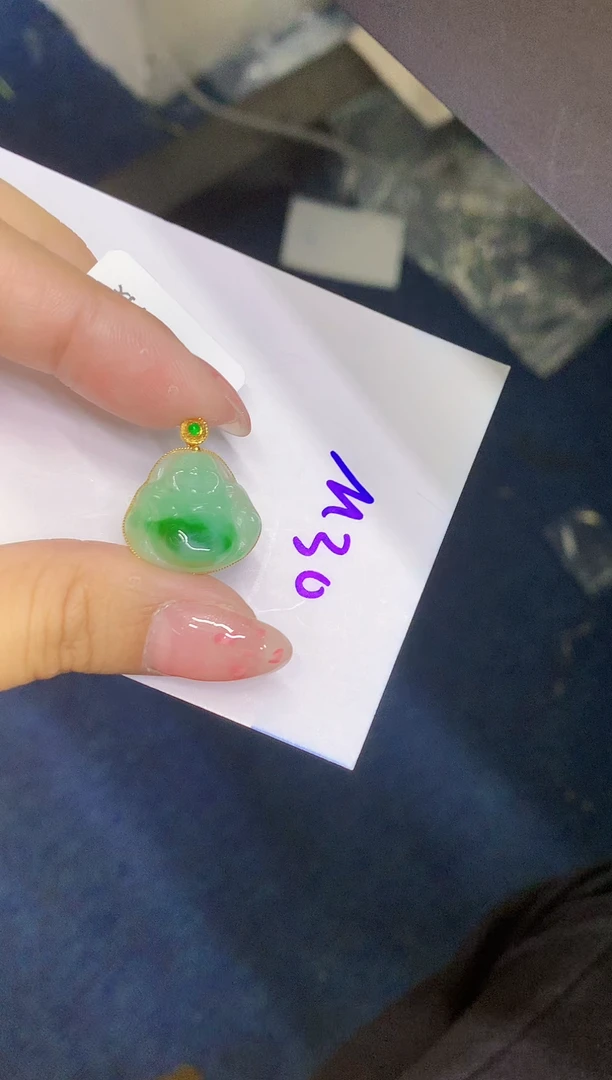 翡翠18K金镶嵌颈饰缅甸天然翡翠A货