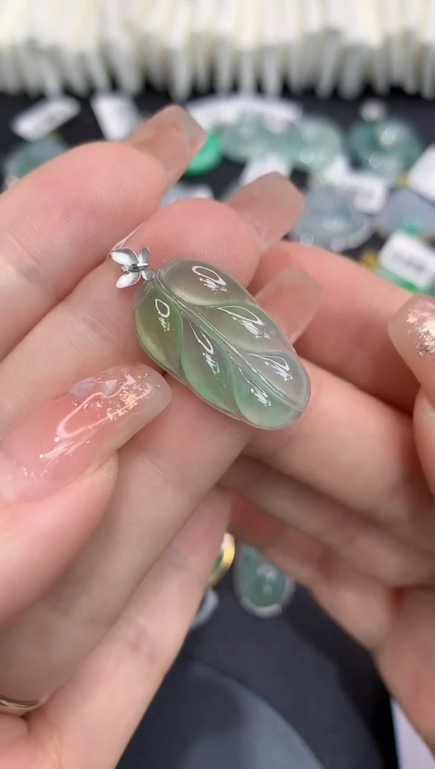 吊坠(不含链)18K金镶嵌翡翠11111111111