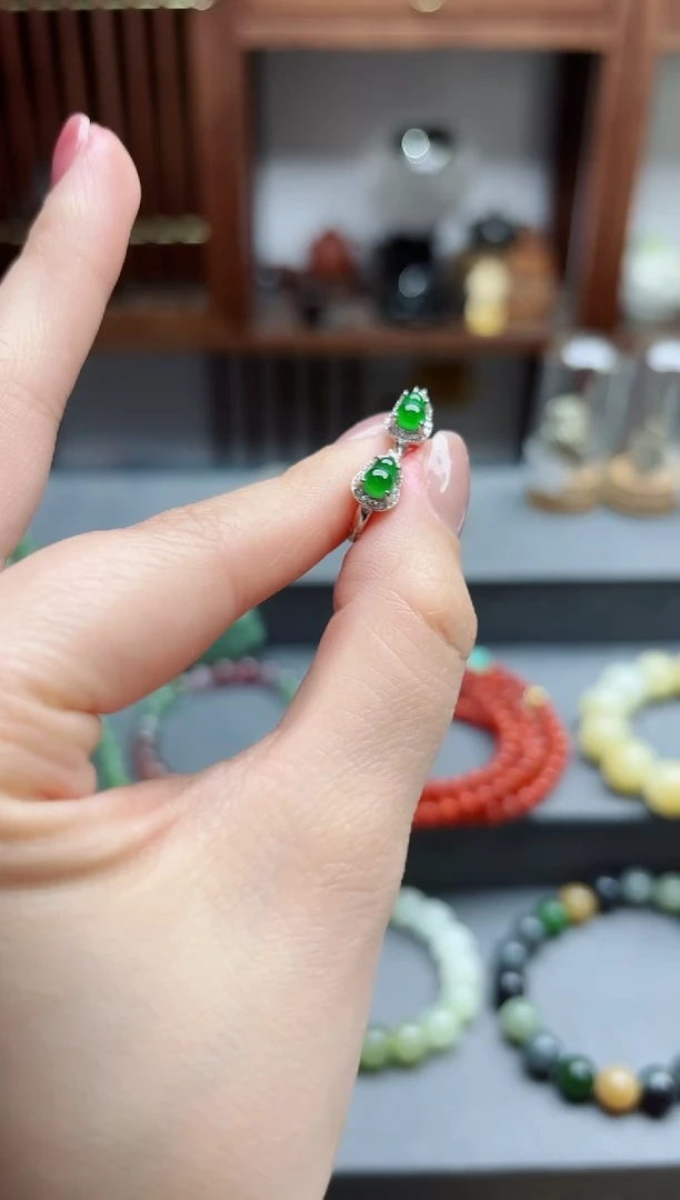 【闪购商品】翡翠耳饰银S925镶嵌翡翠葫芦耳扣DY