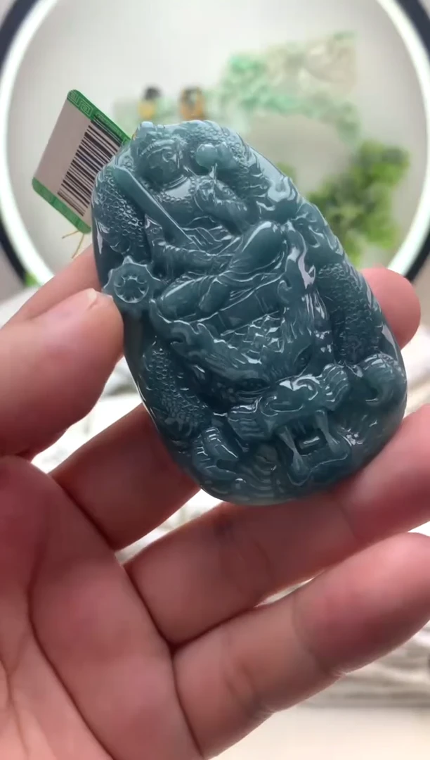 颈饰未镶嵌翡翠虚空藏