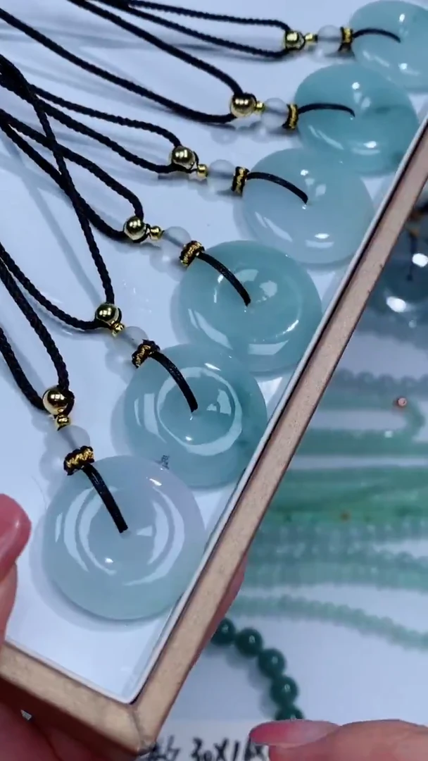 翡翠未镶嵌颈饰吊坠团购多样性发一件