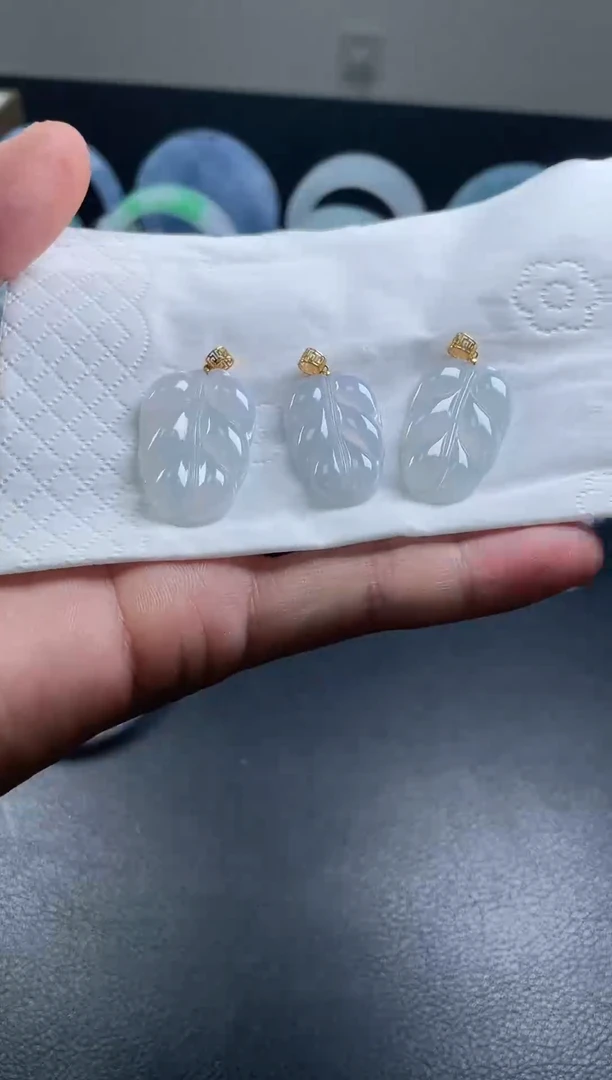 翡翠18K金镶嵌吊坠(赠链)翡翠叶子 多样性发1