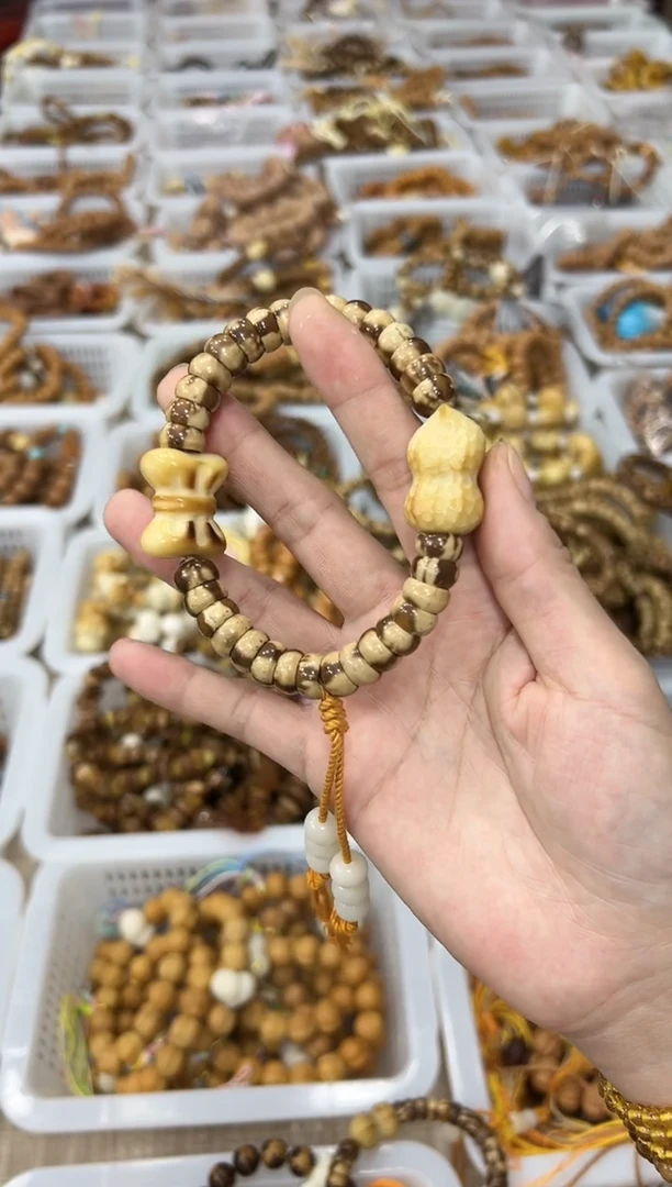 手串紫金鼠卡10.5金饭碗 设计款手持