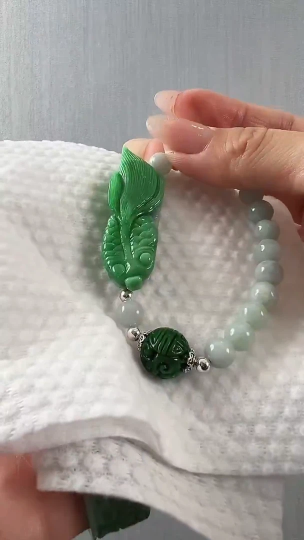 颈饰未镶嵌翡翠梦手牌