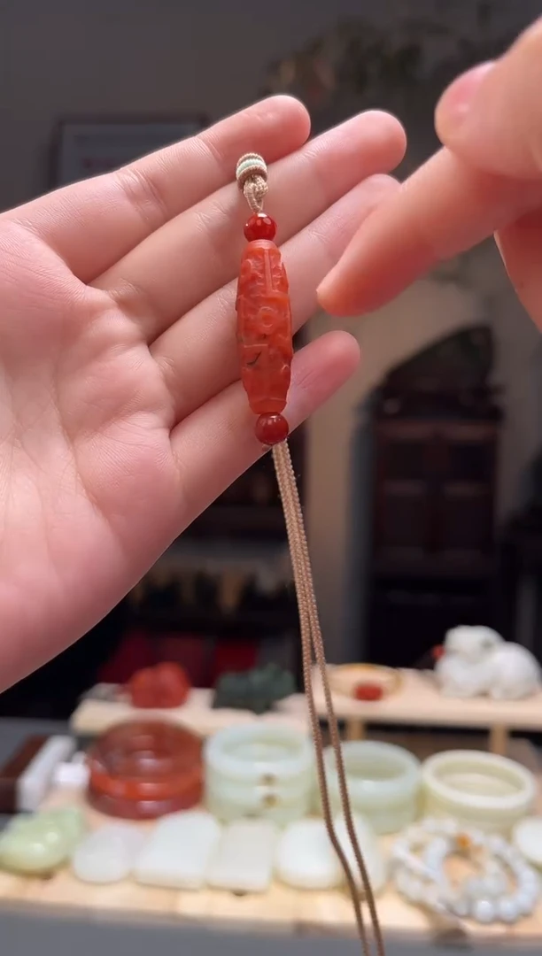 颈饰未镶嵌南红玛瑙吊坠