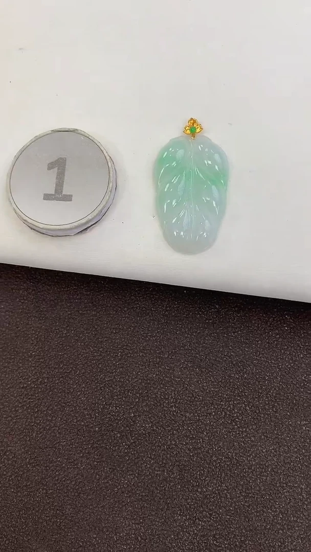 颈饰18K金镶嵌翡翠天然缅甸a货翡翠(多样性发其一