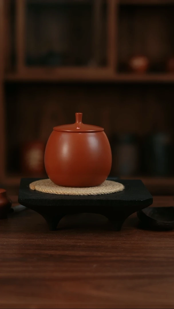 二生陶作微瑕落苏罐（不含包装）