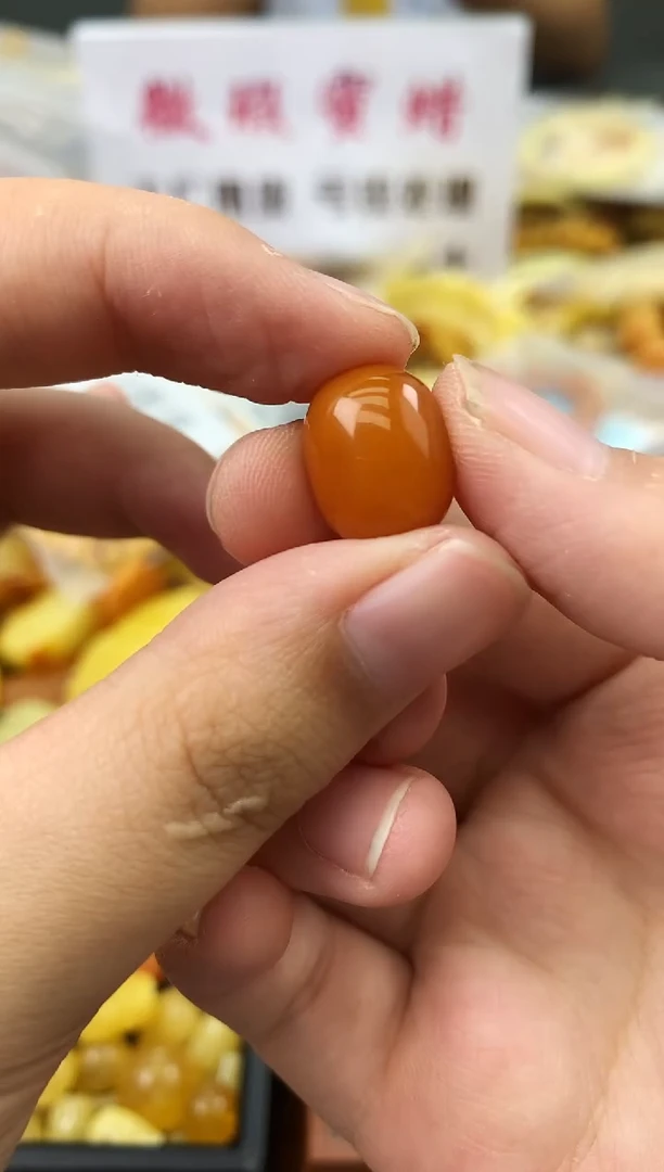 未镶嵌琥珀珠宝奇石109