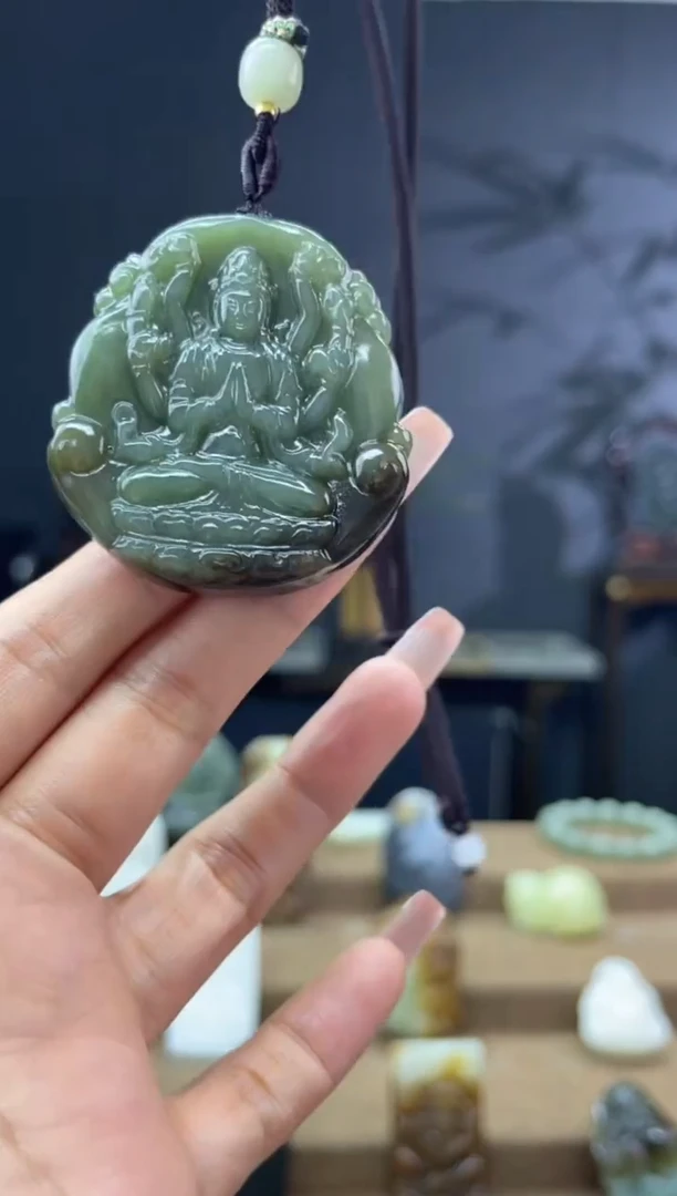 颈饰未镶嵌和田玉1