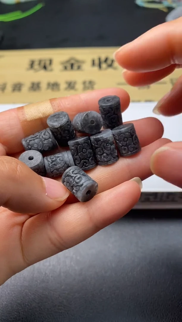 定制翡翠未镶嵌翡翠毛货多样性发其一