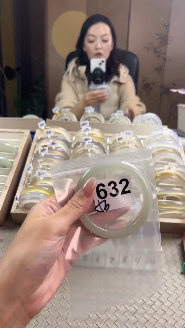 未镶嵌手镯石英质玉c****h632