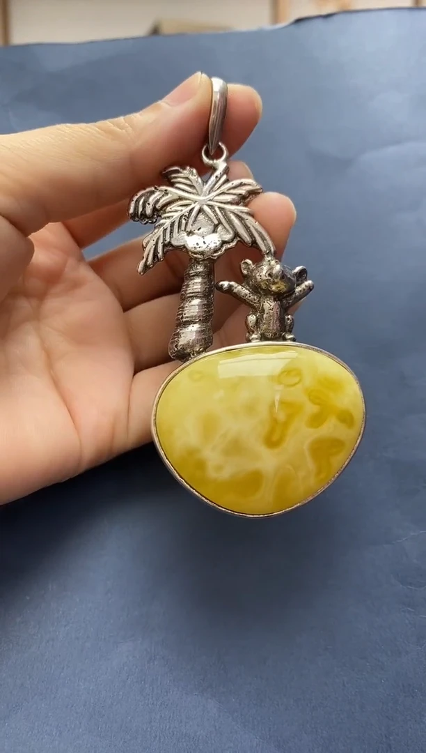 裸石琥珀未镶嵌吊坠