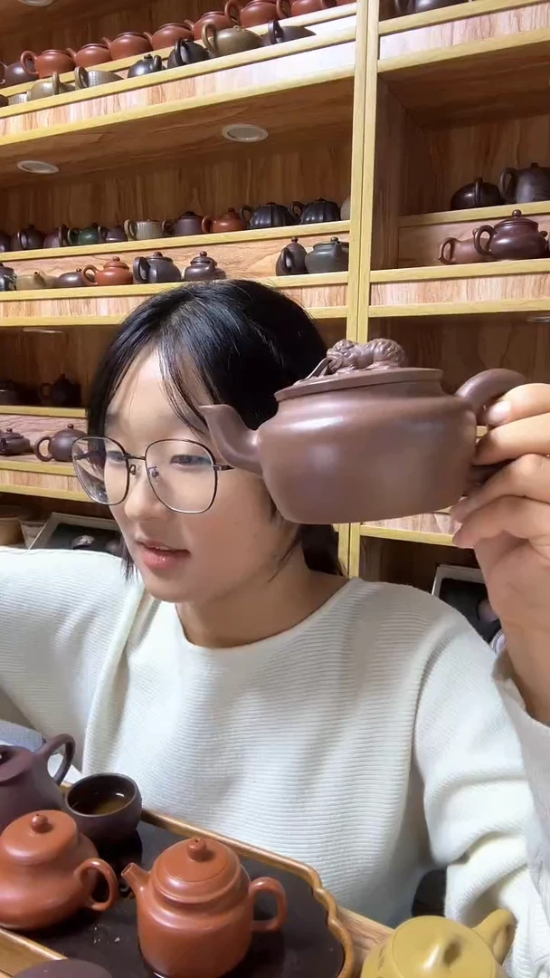 茶壶紫砂文革段飘带狮纽340cc左右