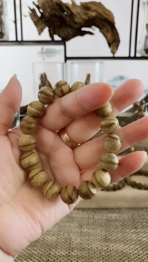 沉香手串正区马泥涝虎纹熟结老料13MM单圈