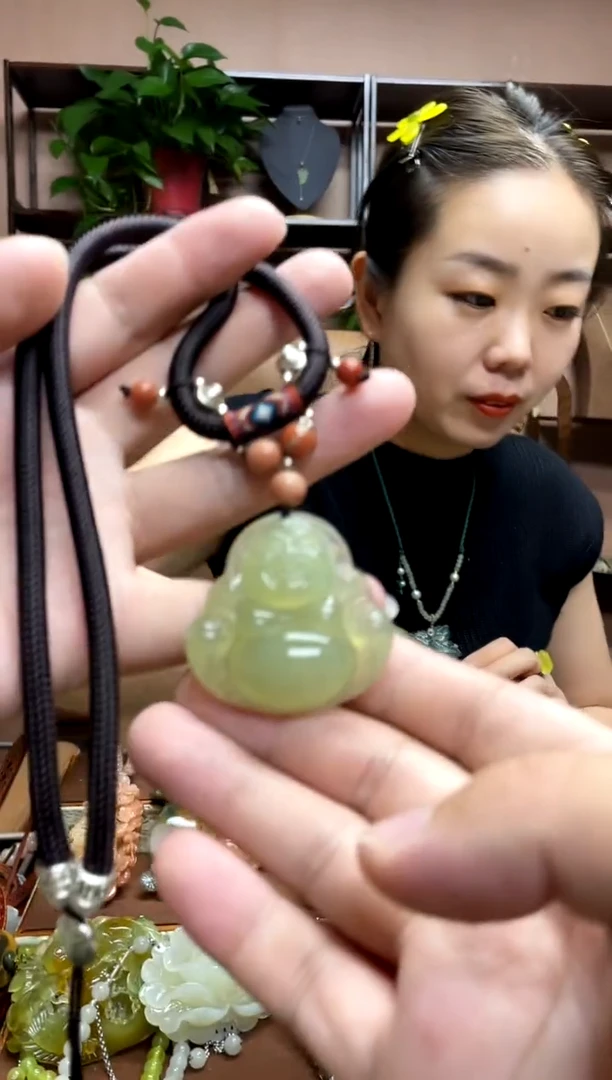 未镶嵌岫玉吊坠多样性发货发其中之一
