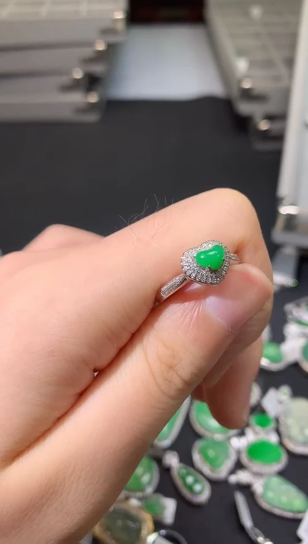 翡翠18K金镶嵌吊坠(不含链)戒指