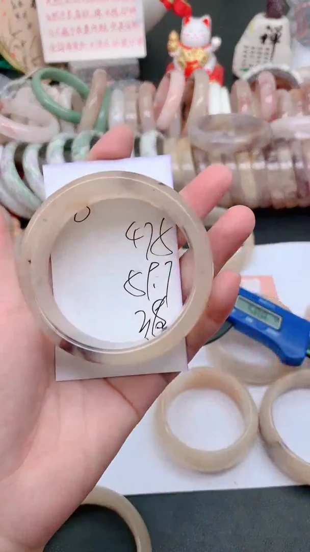 未镶嵌手镯石英质玉475