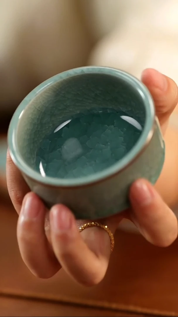 吴进直口马蹄杯