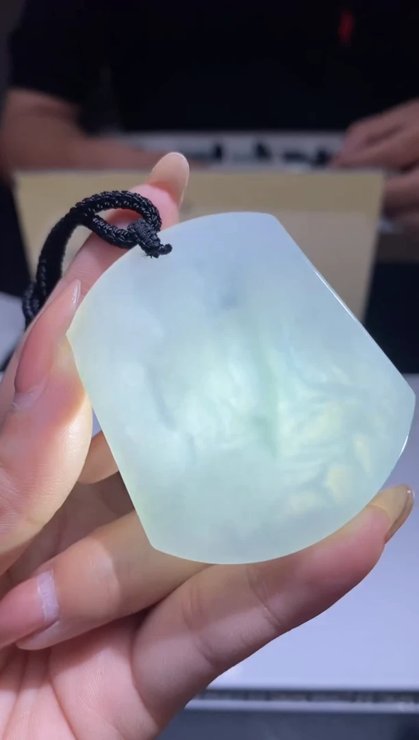 翡翠未镶嵌颈饰36542