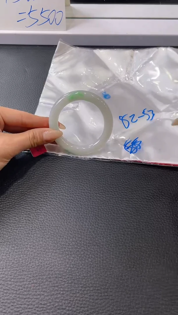 【闪购商品】翡翠手镯未镶嵌手镯