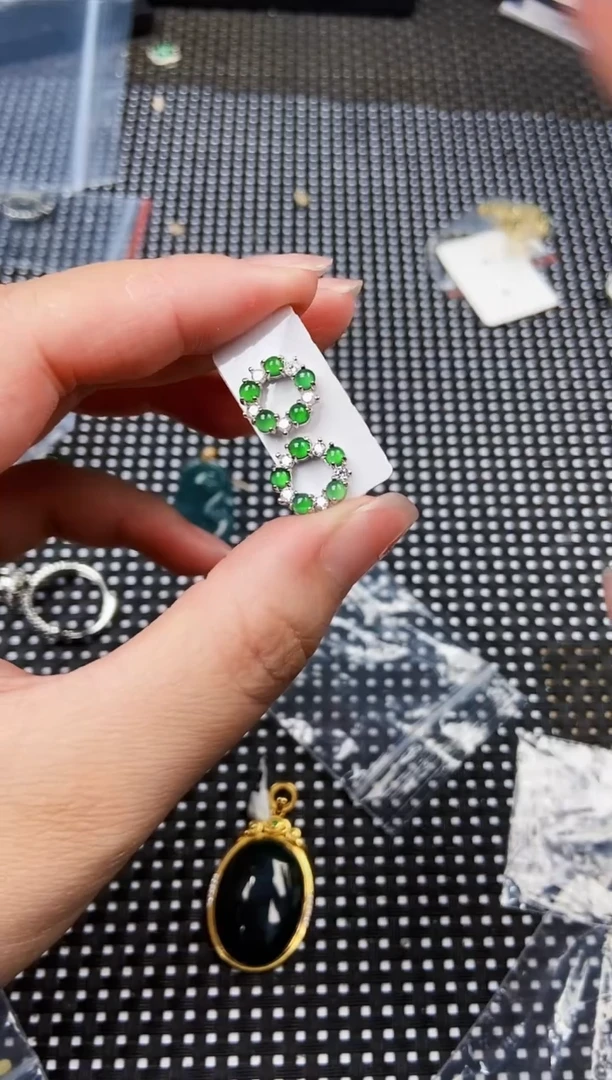 翡翠未镶嵌耳饰1111111111