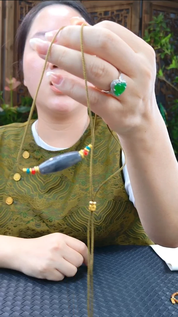 吊坠(不含链)未镶嵌翡翠天珠吊坠