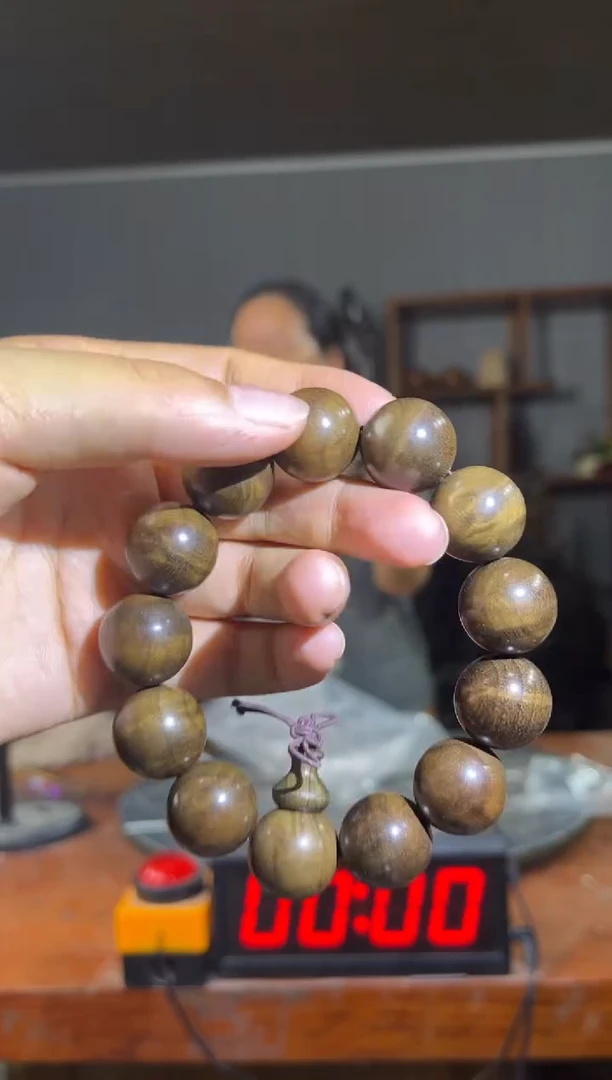 金丝楠阴沉木1.8手串