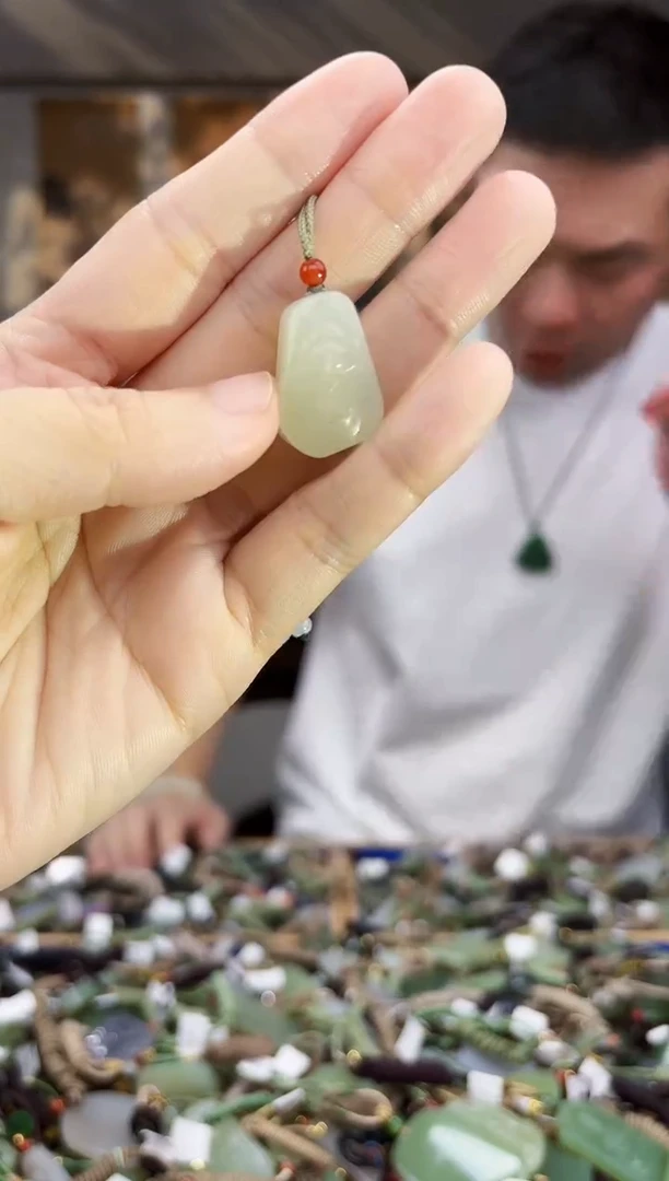 未镶嵌和田玉挂件拍一发一