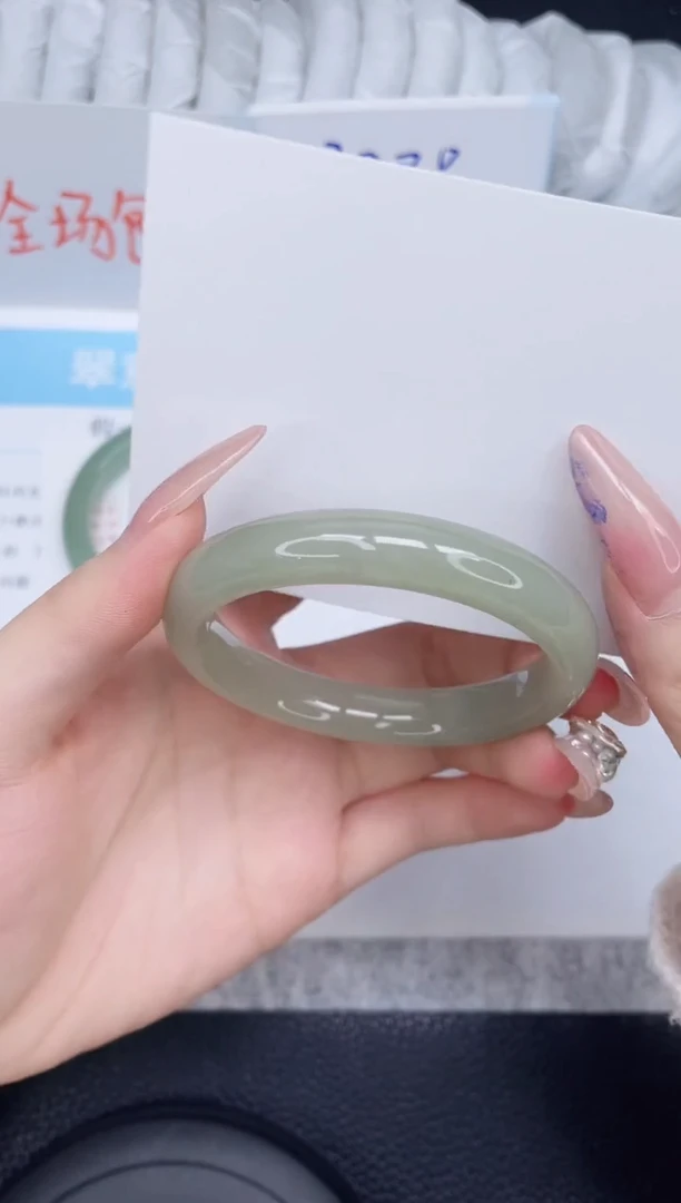 未镶嵌手镯石英质玉67-54