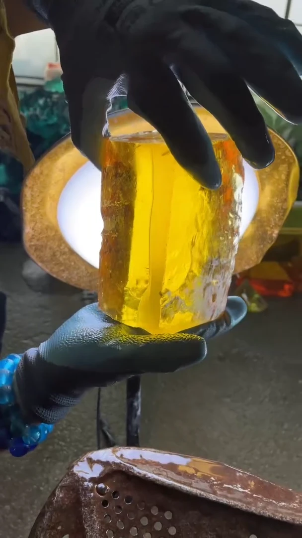 新疆五彩石原石摆件