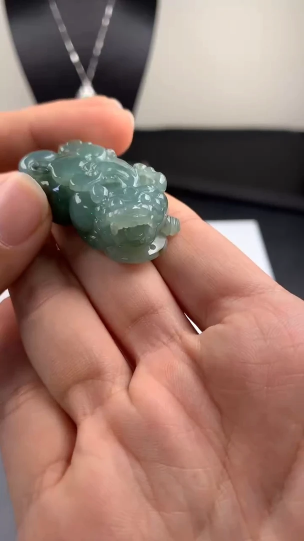 吊坠(不含链)未镶嵌翡翠天然缅甸A货翡翠 貔貅
